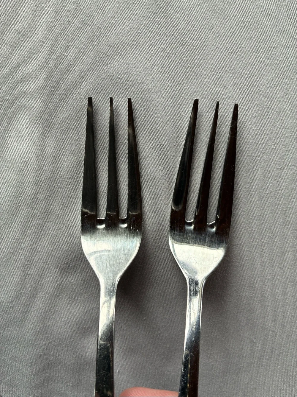 Reed & Barton Crest Salad Forks Set of 8 Stainless Flatware